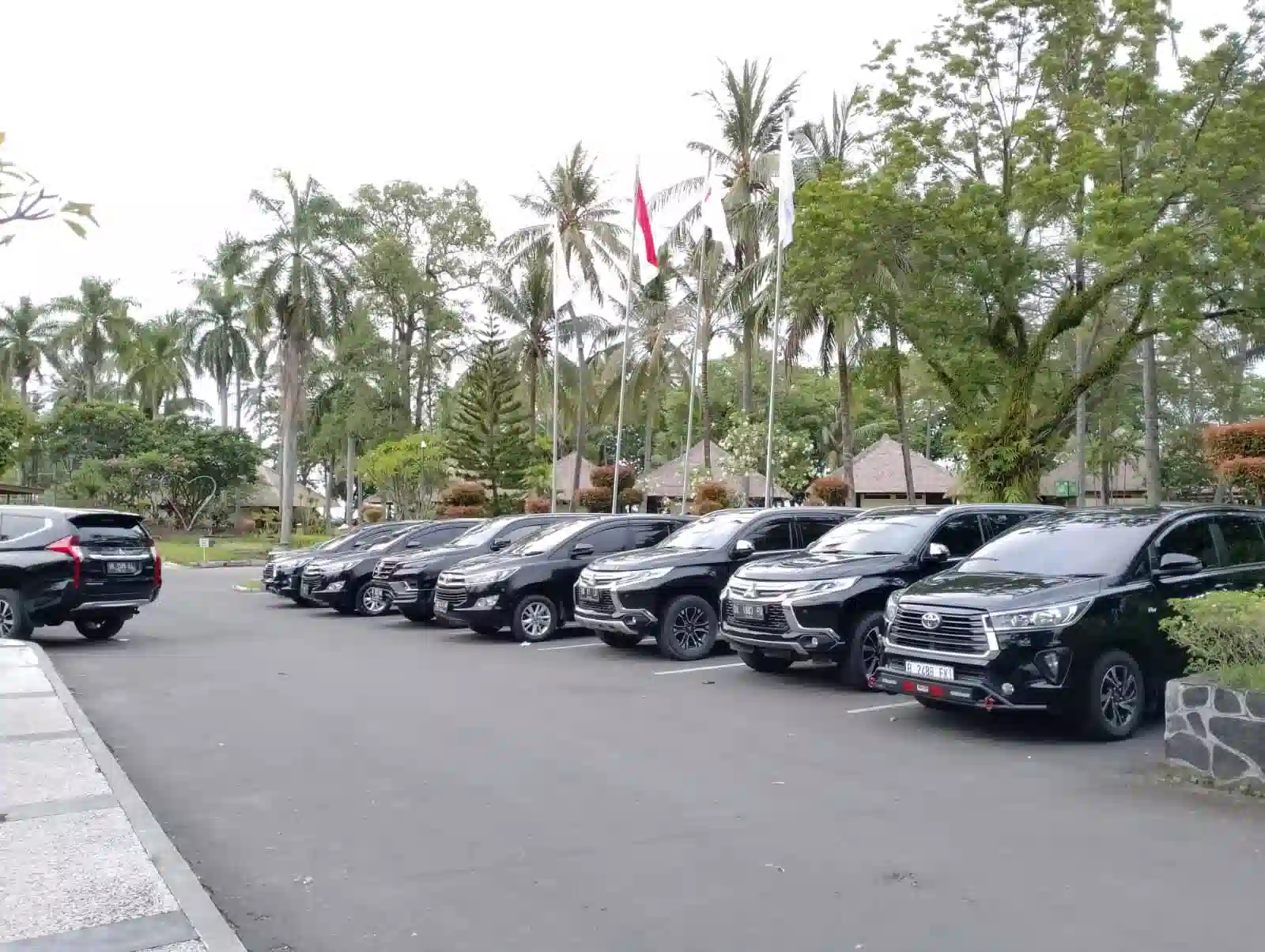 Sewa mobil dan supir di Bali menawarkan kenyamanan maksimal.